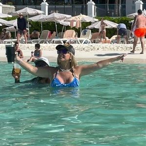 Meet your Posher, Candace